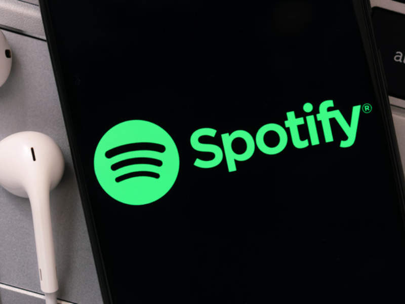 Spotify là nền tảng phù hợp cho ai muốn đẩy mạnh các sản phẩm áo hoặc tranh Sci-Fi