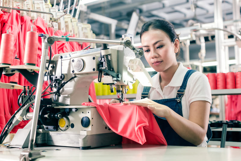 How much does it cost to produce a shirt in Vietnam?