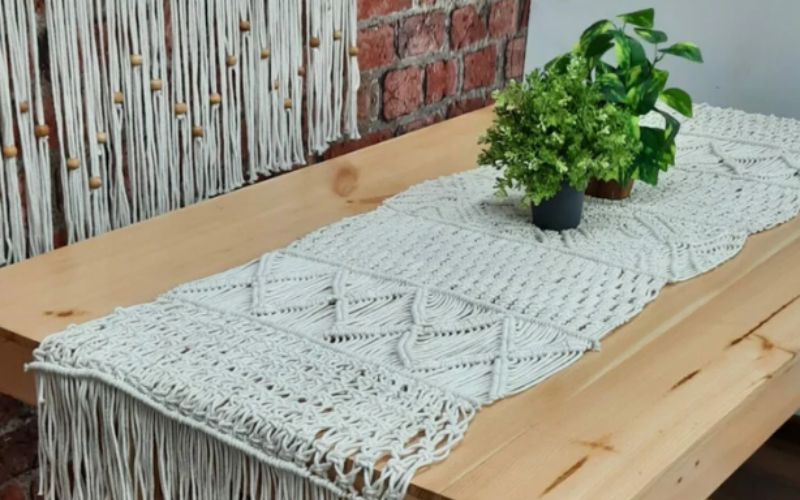Macrame Table Runner Exporter
