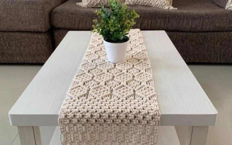Macrame Table Runner Exporter