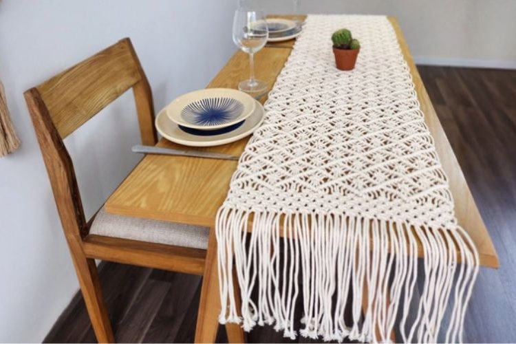 Macrame Table Runner Exporter
