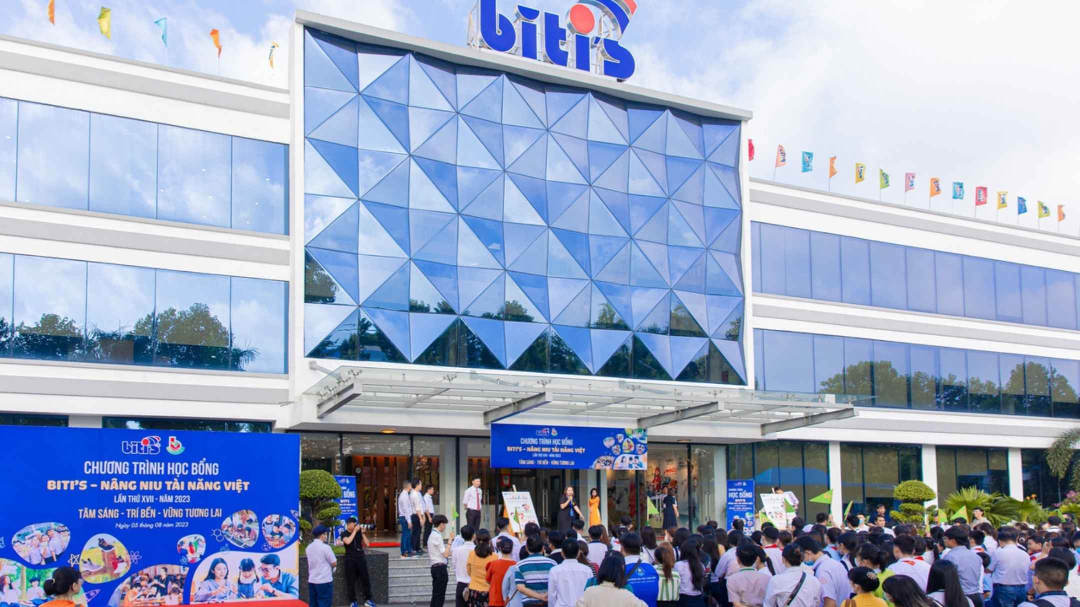 import leather shoes from vietnm