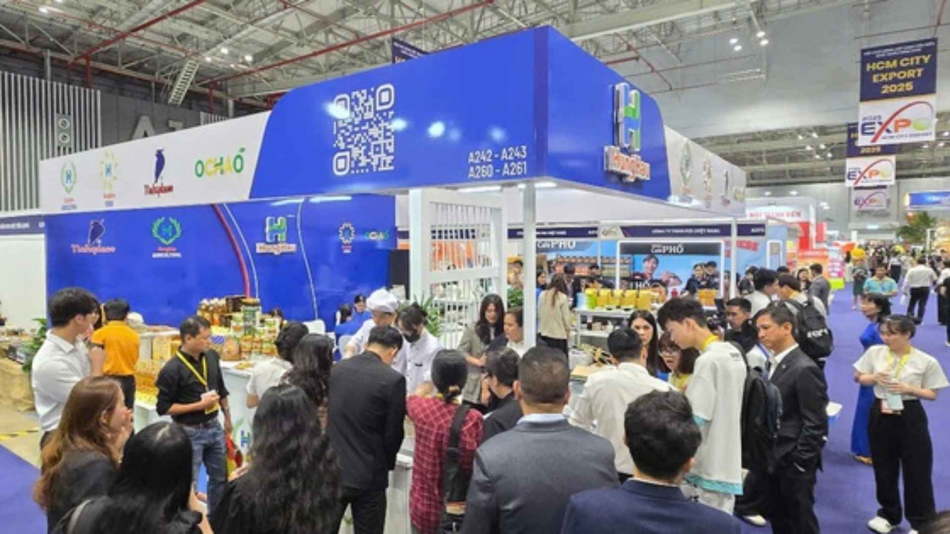 vietnam ceramic vases