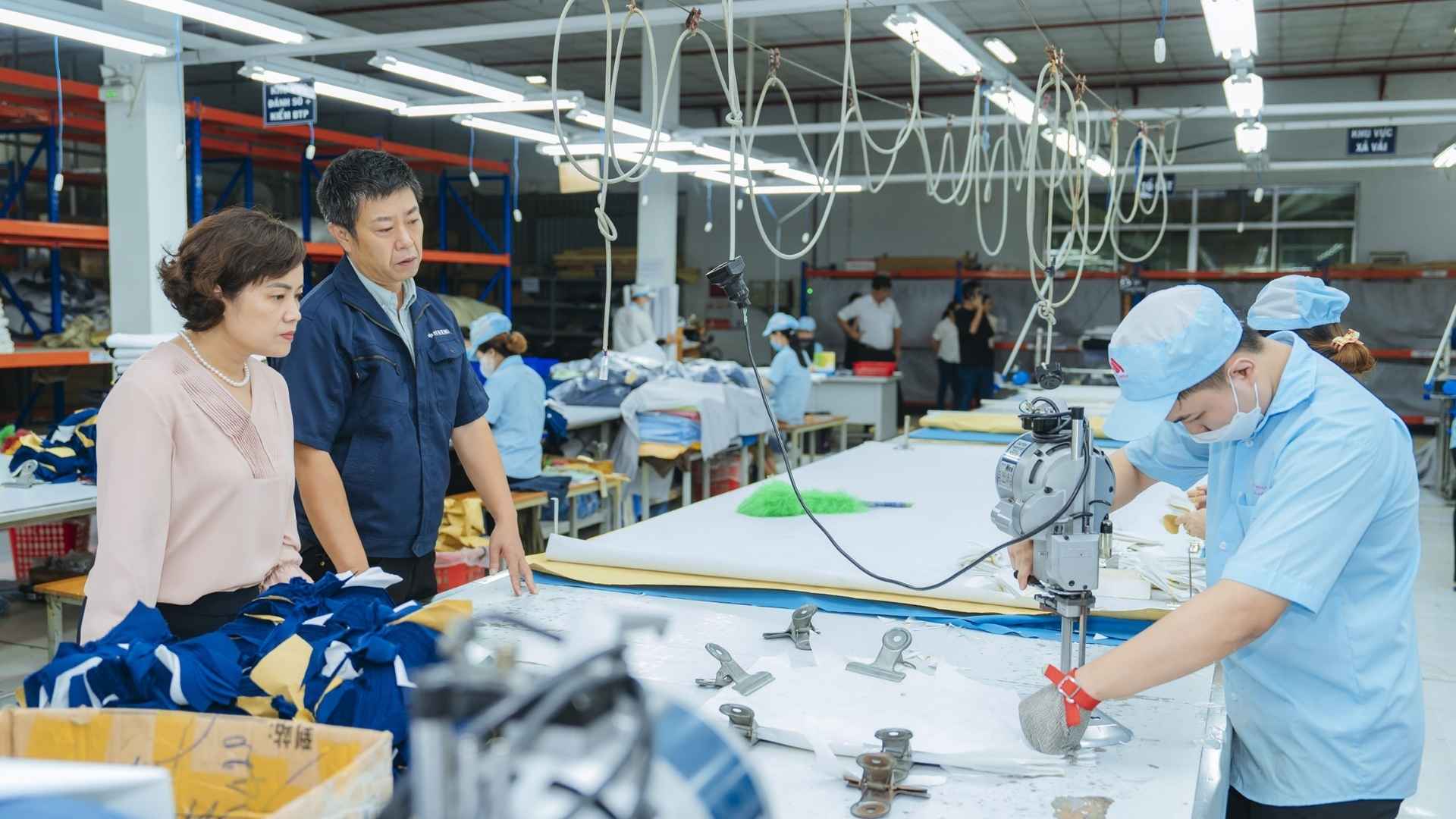 china manufacturing moving to vietnam